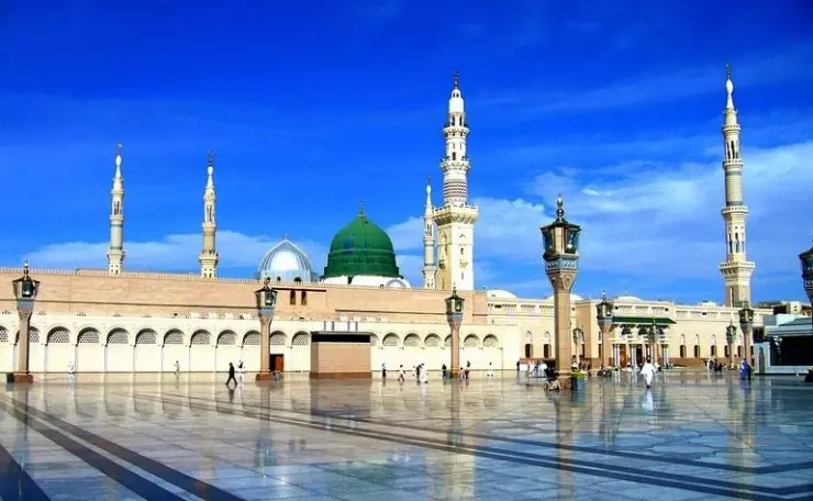 The holy mosque, Masjid an Nabwi in Madinah - (Credits Islamic Landmarks)