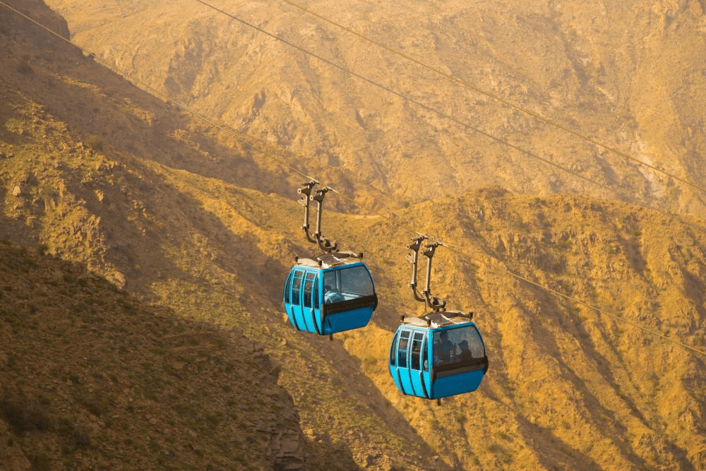Cable cars between the mountains in Taif - (Credits Travelsetu)