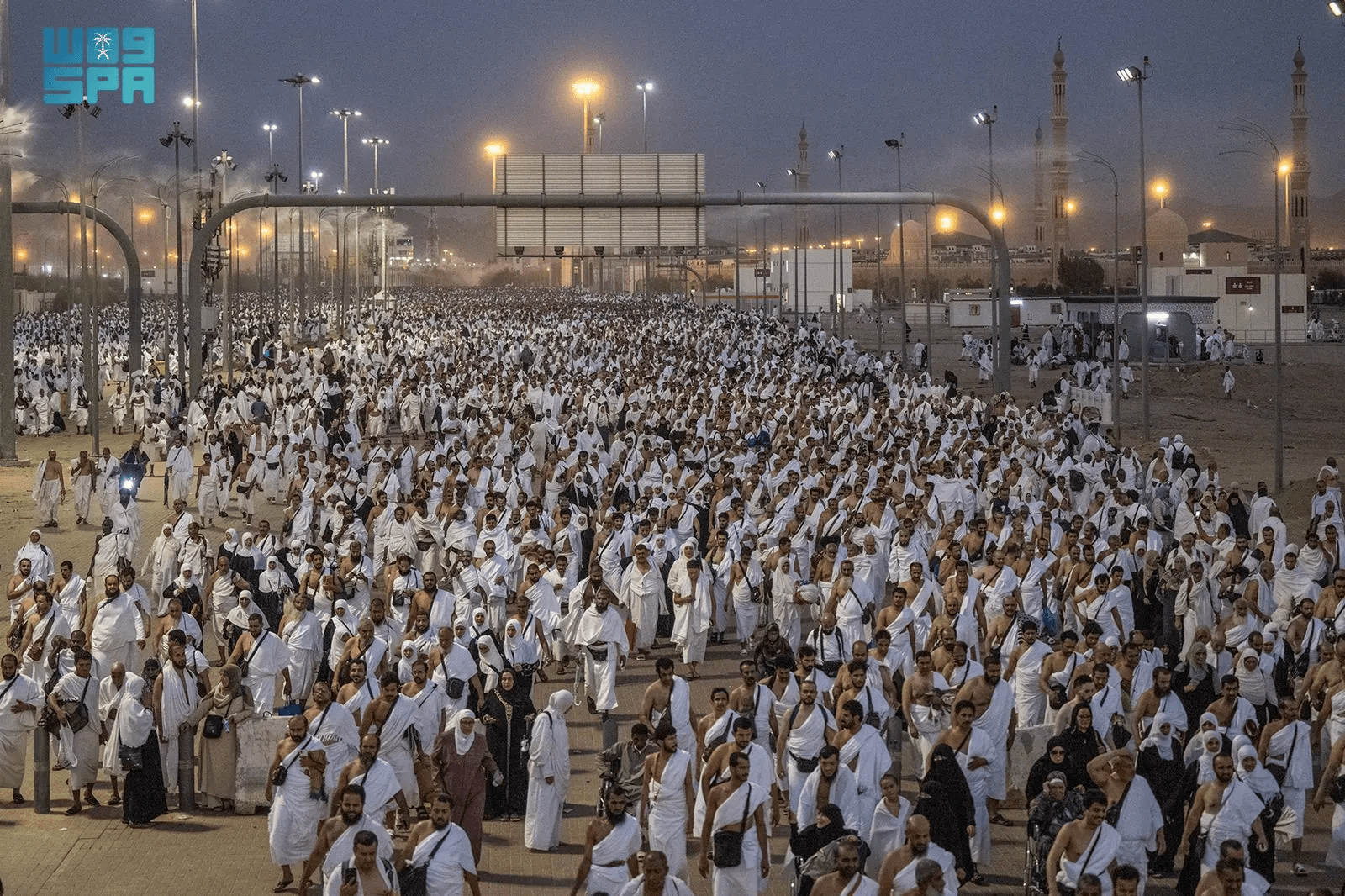 Pilgrims departing from Arafah towards Muzdalifah - (Credits SPA)
