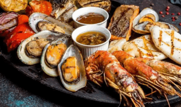 Seafood, Souks, Flavors & Saudi Stories –  A Foodie’s Guide on What to Eat in Jeddah!