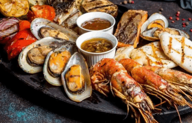 Seafood, Souks, Flavors & Saudi Stories –  A Foodie’s Guide on What to Eat in Jeddah!