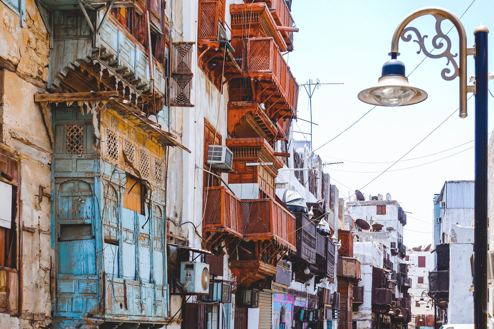 Where coral-stone homes and wooden mashrabiyas whisper tales of ancient trade. – (Credits: Getty Images)